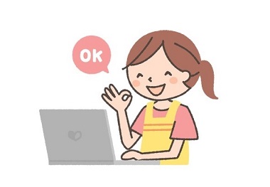 パソコンの前で笑顔の主婦イラスト