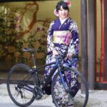 辻が花紫色おすすめ振袖 自転車女子