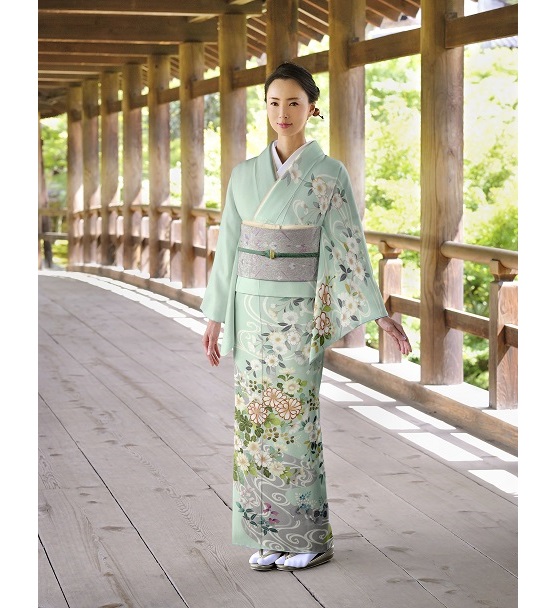 薄グリーン 観世流水文様 手描き友禅 特選訪問着 着用イメージ 30代40代向け 名古屋市きものやまなか