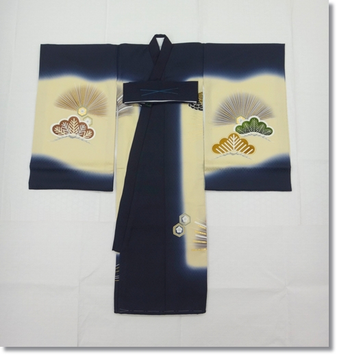 前の柄 宮参り男の子産着の着物 祝着 鷹と松の柄 ネイビー濃紺色 新品 正絹 通信販売おすすめ人気