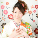 ママ振袖の刺繍半衿とヘアスタイル