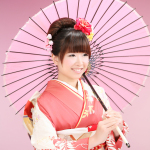 和傘を持った着物美人
