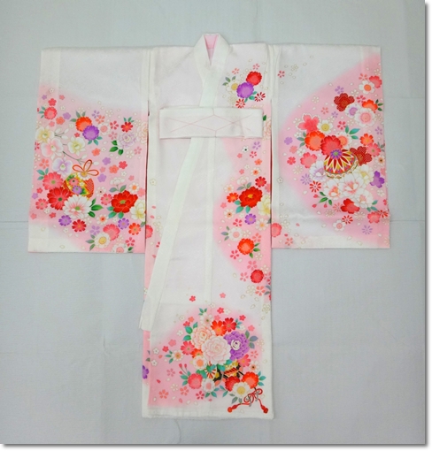 女の子お宮参り産着の着物 格安購入品 おすすめ人気 白 手毬 桜 全体柄 可愛い