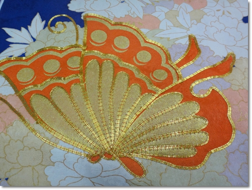 50年前の振袖の金駒刺繍 蝶の柄