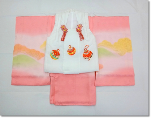 女の子お宮参り産着の着物 ピンク遠山ぼかし スッキリ 柄少なめ おすすめ人気購入品