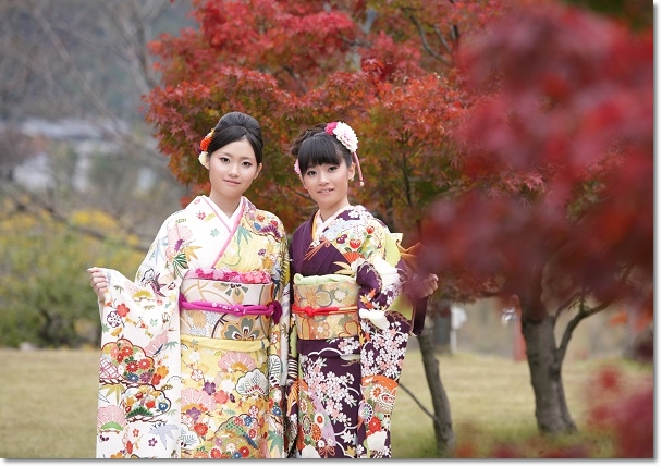 成人式前撮り 双子様 10月11月に紅葉ロケーション撮影