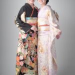黒色 薄紫色振袖美人姉妹